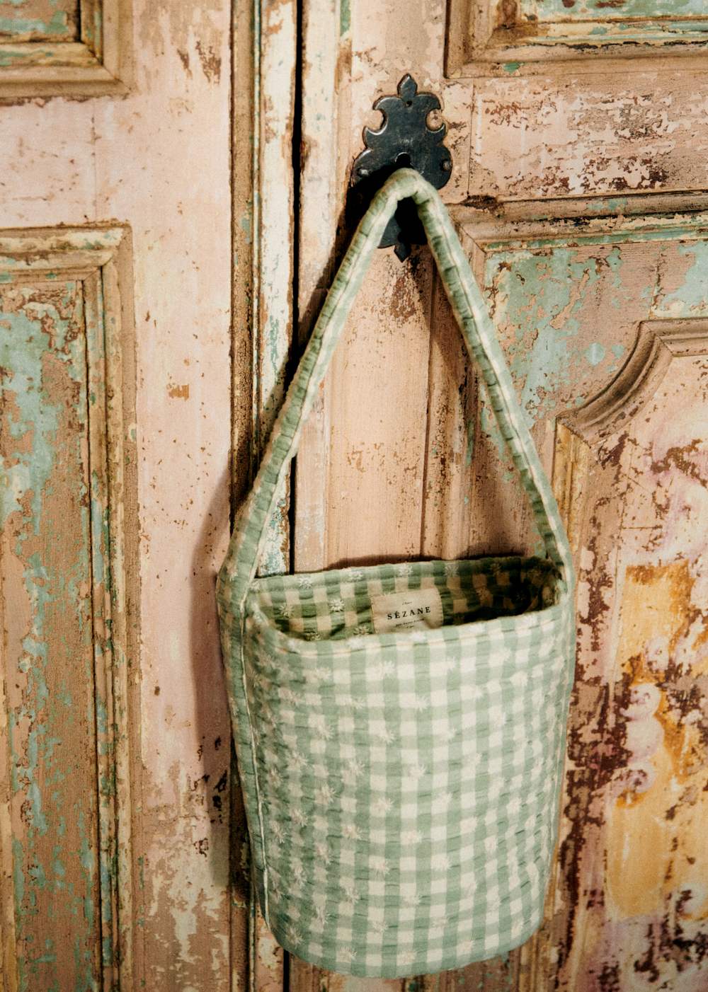 Floral embroidered bucket bag - Sage