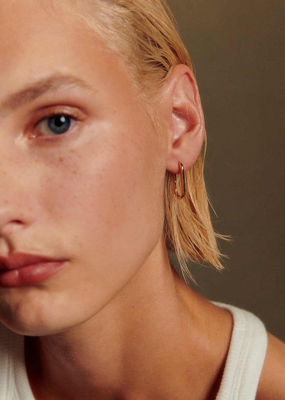 Claudia Hoops - Gold