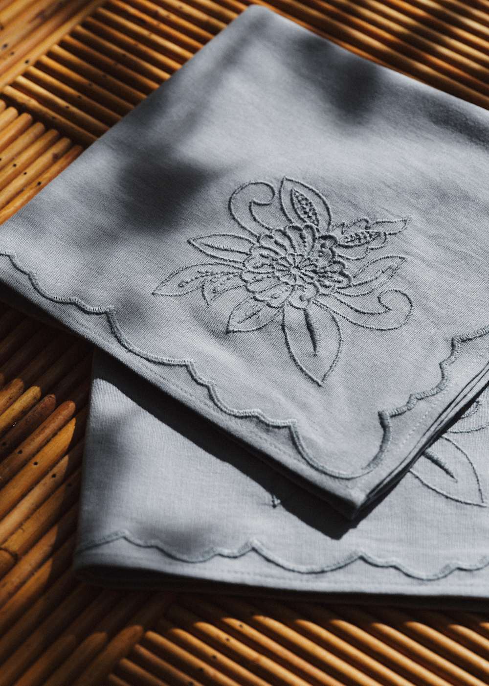 Set of 2 embroidered napkins - Sunday In The Garden Storm Blue