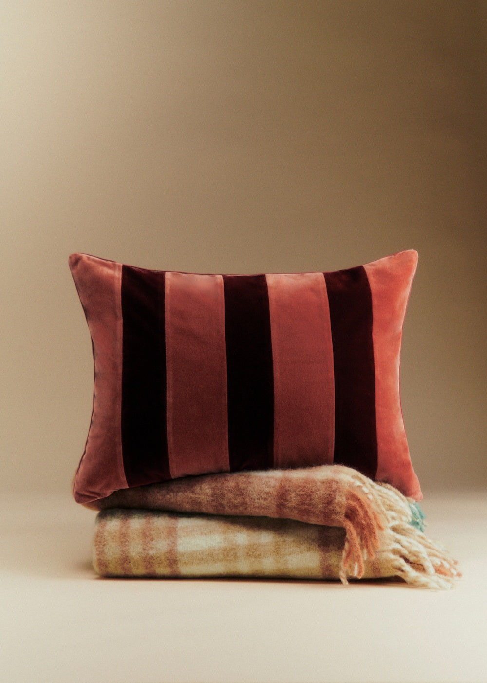 Velvet Stripes Cushion - Large model - Blush And Bordeaux
