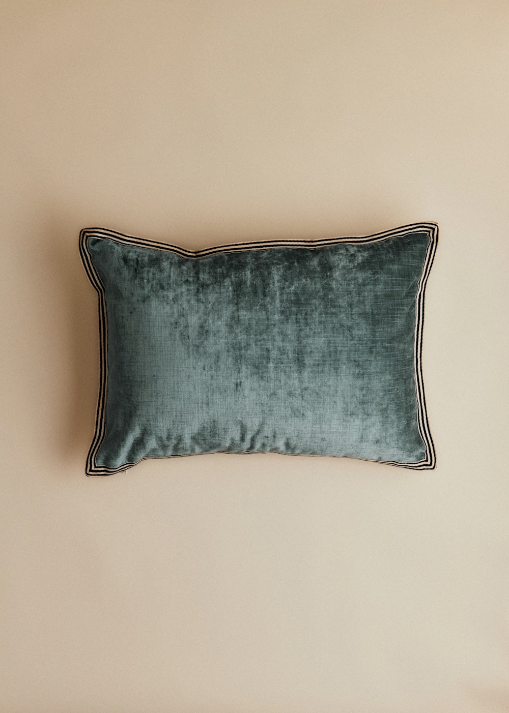 Textured Velvet Cushion - Large model - Blue