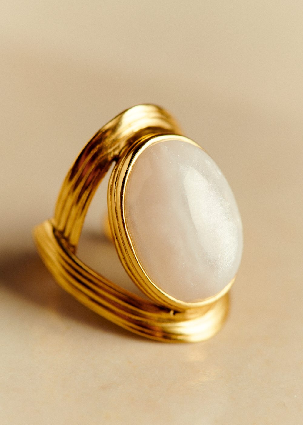 Raja Ring - Mother Of Pearl
