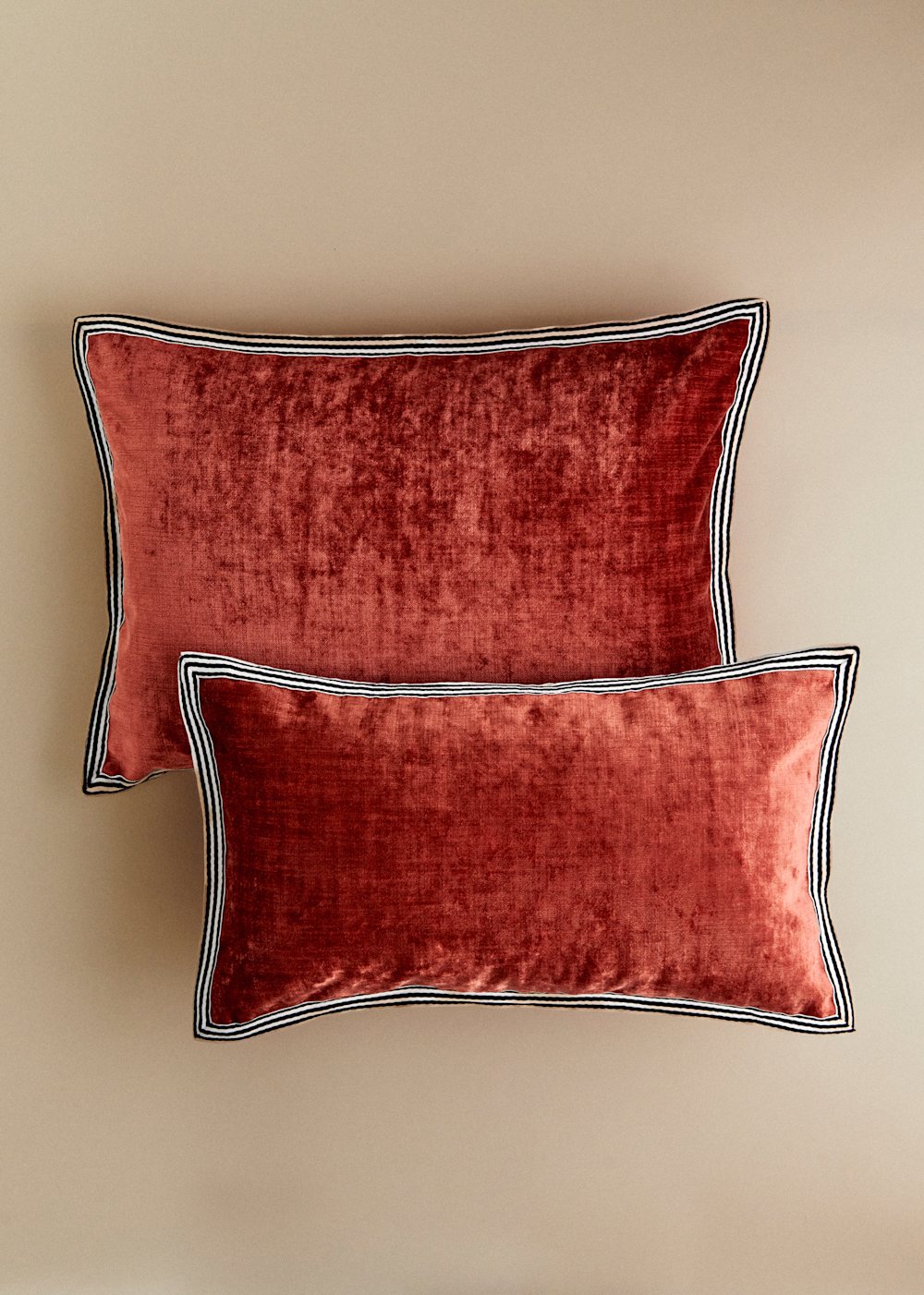 Textured Velvet Cushion - Small model - Sienna