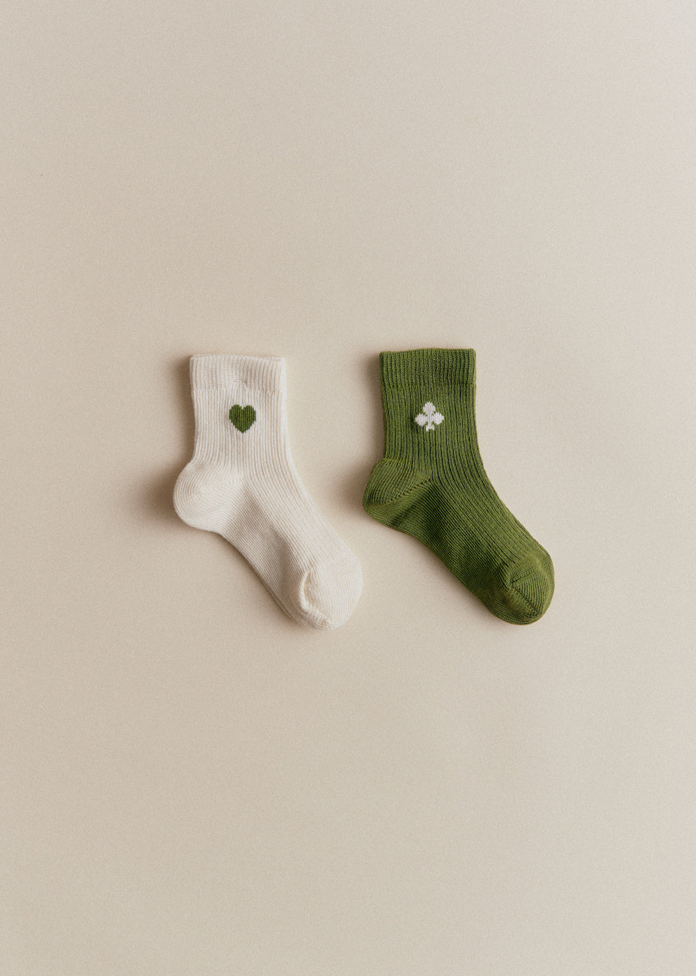 Set of 2 heart socks - Ecru Heart Lucky Green Clover