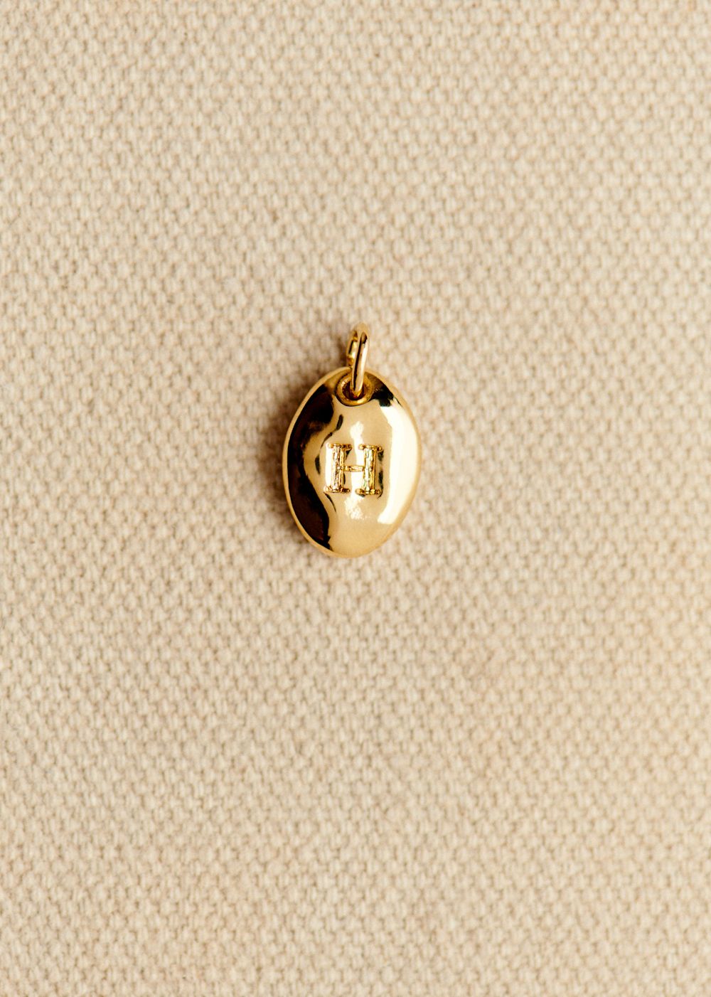 Léa Charm - H Gold