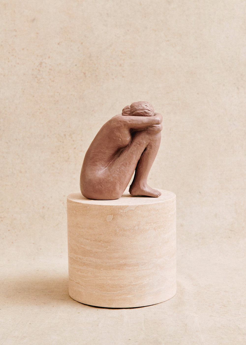 Guénolée Courcoux Sculpture - Seated woman small model - Terracotta