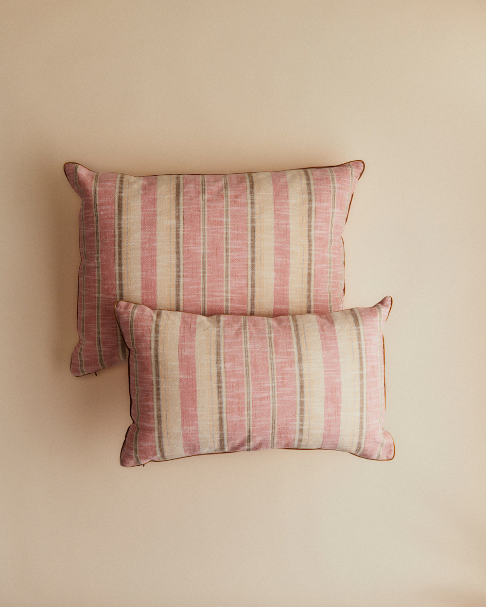 Checks Woven Cushion -  Small Model - Pink And Ecru